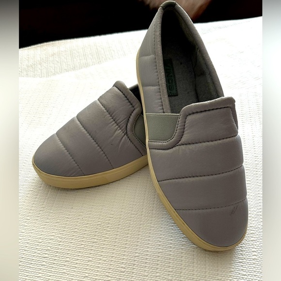Vince shoes Blair Quilted Slip On comfy Cross Trainer in Slate Grey 6.5 $200 - Picture 1 of 11